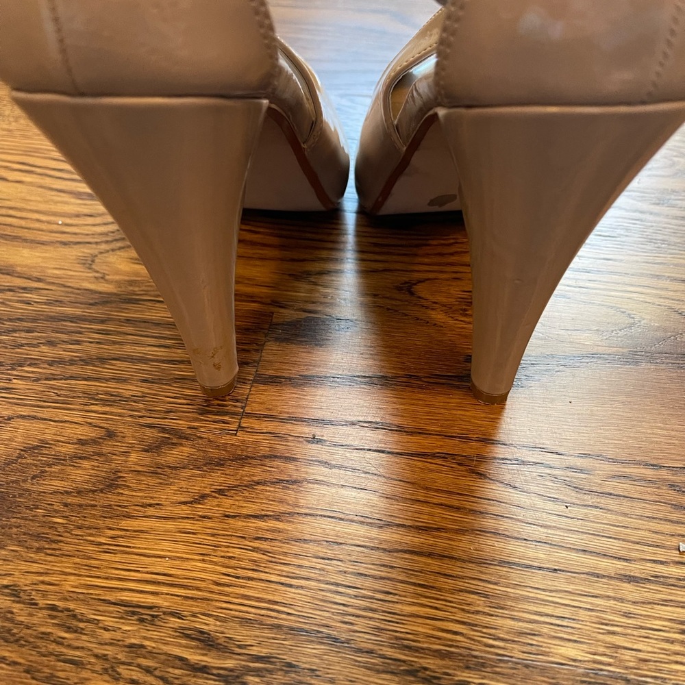 Fergalicious By Fergie Women’s Mona Neutral Patton Sling Back Dress Heels 10M - Picture 8 of 13